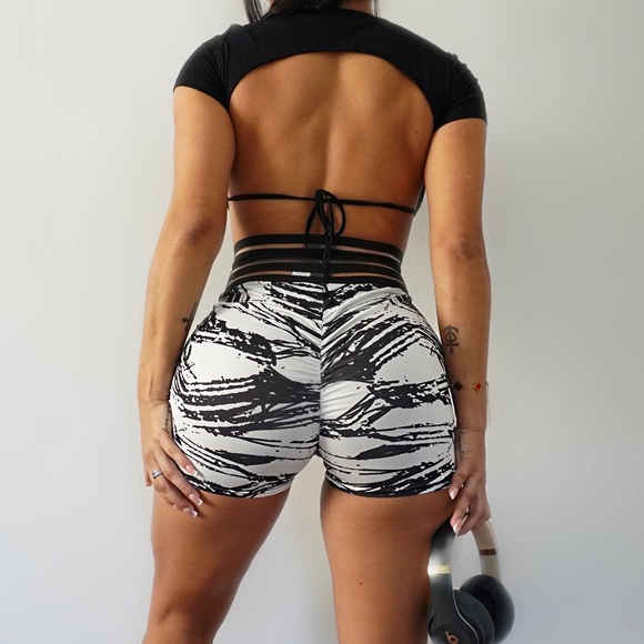 GR Pants - BLACK & WHITE MARBLE SCRUNCH BUTT SHORTS 💞